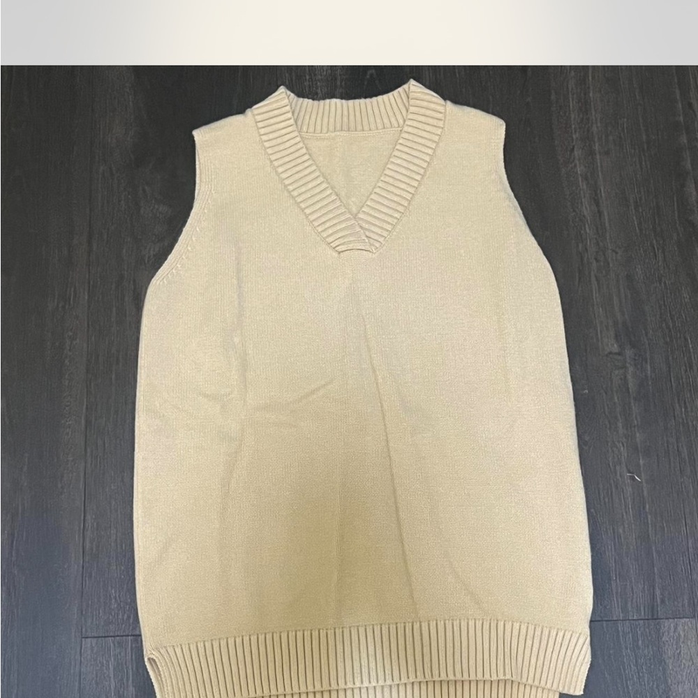 Cream Sleeveless Knit Sweater Vest